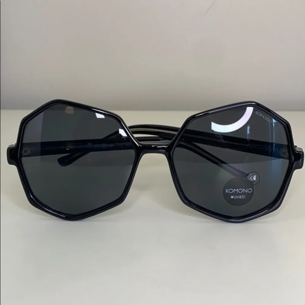 NEW Komono Sunglasses Bonnie Black Transparent